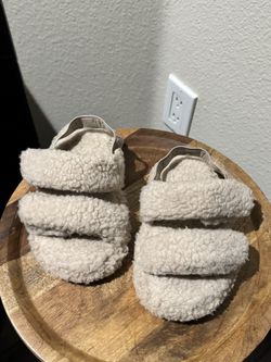 Toddler Fluffy Slippers 9T