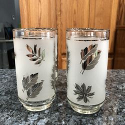 Vintage crystal Frosted Silver Leaf Glasses Set of 4.   Size 5 1/2 inches tall.  Brand new never used.  Has been on display in a curio cabinet.  