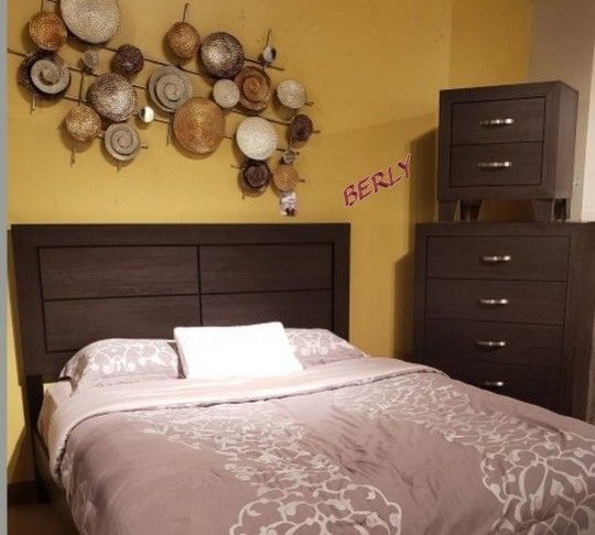 💕💝💞SAME DAY DELIVERY📦🚚🏘
💰💸Finance Available 💸💰 4pc 5pc Queen Bedroom Set 131
