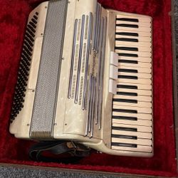 White Pearl Stradivari