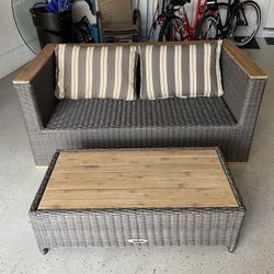 Loveseat And Table/2 Chaises