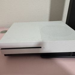 1 TB Xbox One With Remote 