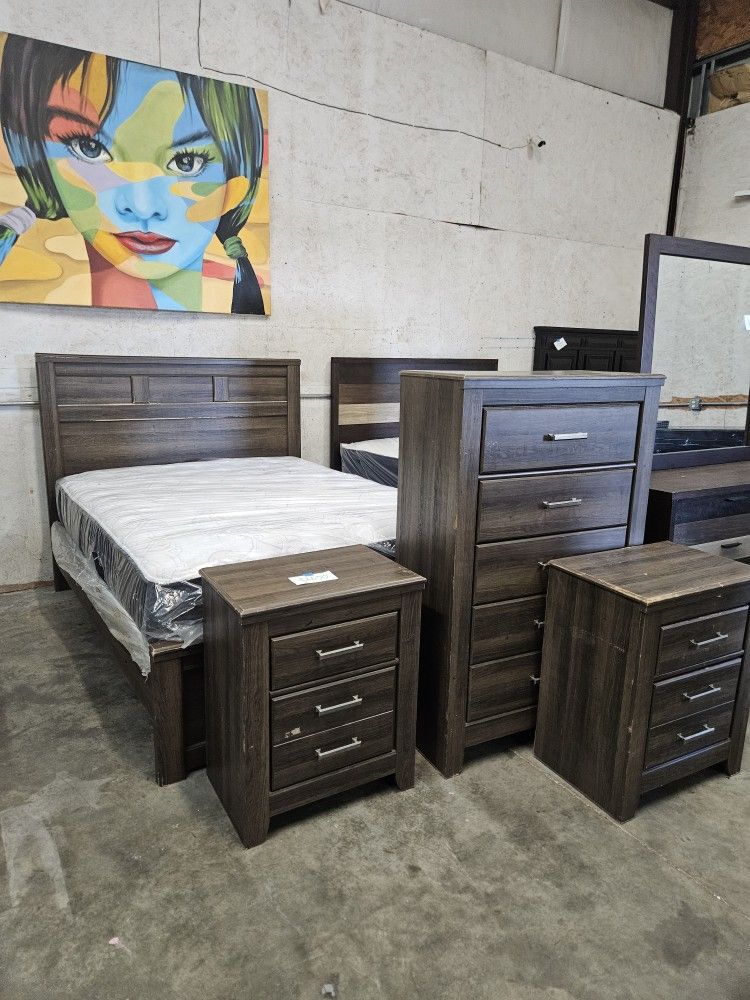 Brown Queen Bedroom Set
