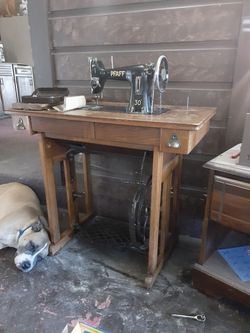 Vintage 1953 pfaff 30 sewing machine