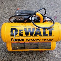 DEWALT 4.0-Gallon Portable Electric  Twin stack Air Compressor Oil Lubricated Pump 
