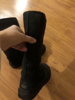 Y’all Black Uggs Size 7 1/2