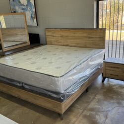 New Bedroom Set  6 Pieces 