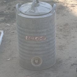 Antique Igloo 5-gallon Water Cooler