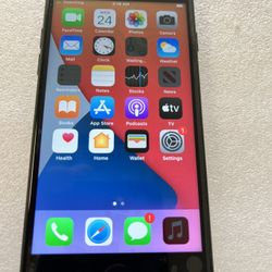 iPhone 7 factory unlocked to any carriers 32 GB great condition