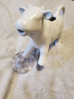 Porcelain Cow Creamer Dispenser