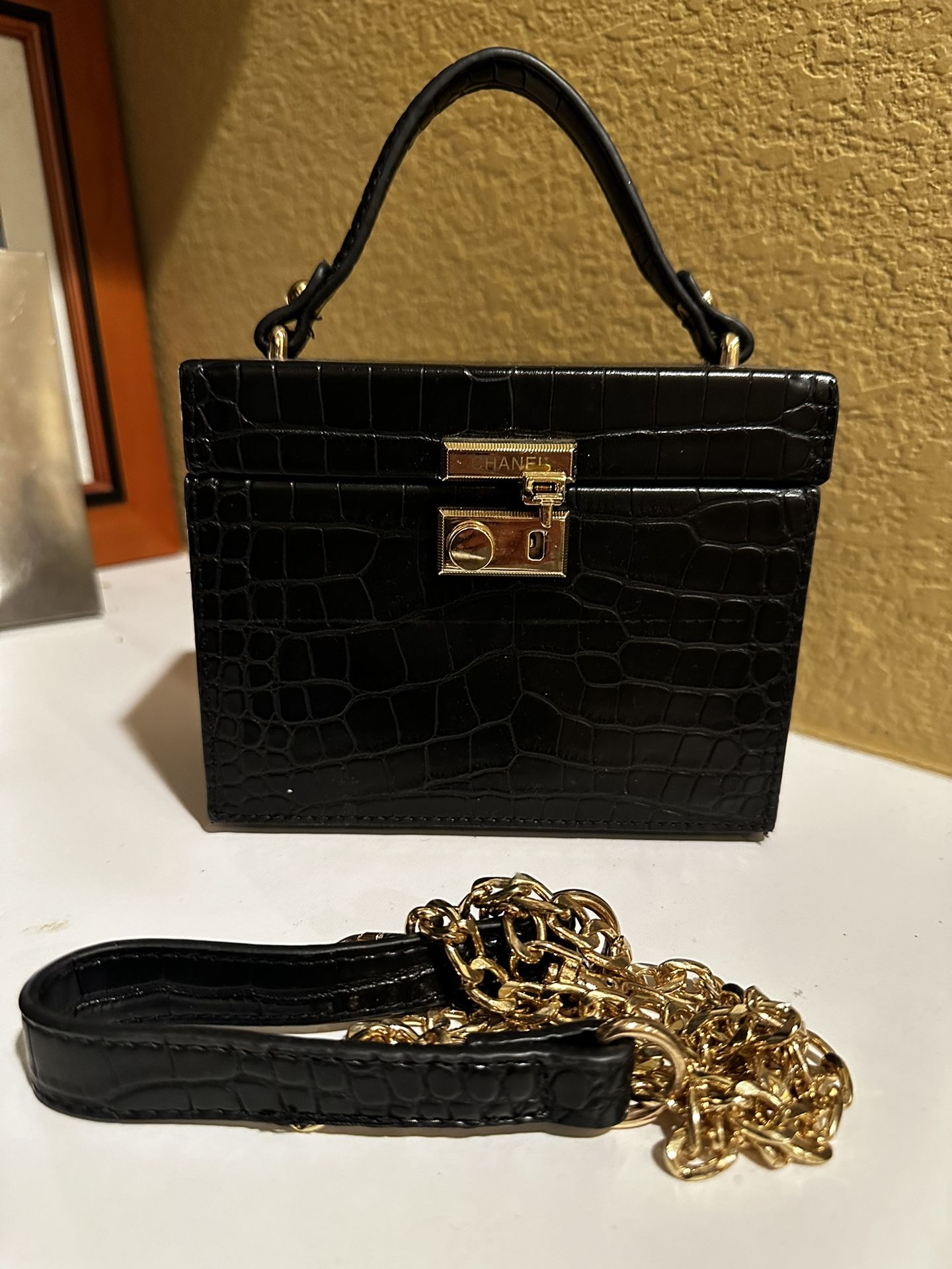 Chane Black Purse With Chain