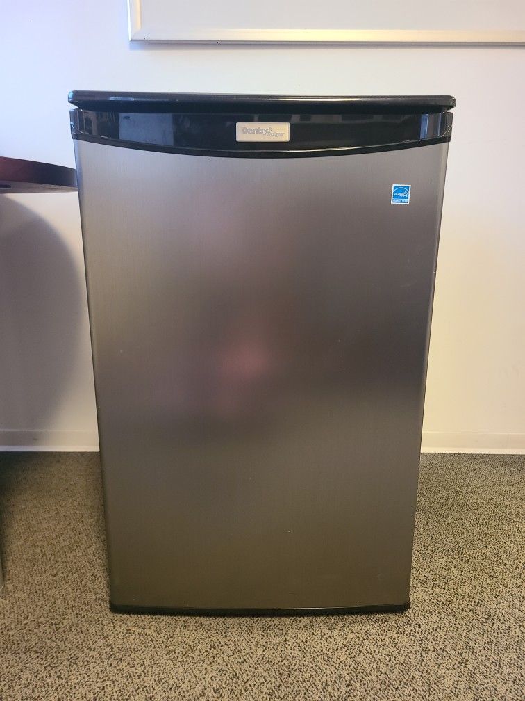 DANBY Refrigerator