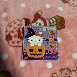 HELLO KITTY HALLOWEEN CHILDRENS BOOK