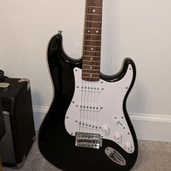 Fender Squier Stratocaster With Amplifier 