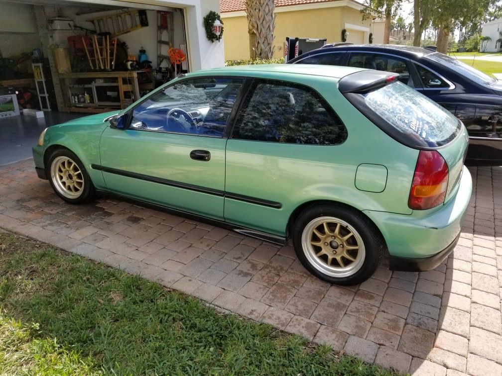 Rare 1996 Midori Green Honda Civic EK hatch original paint.