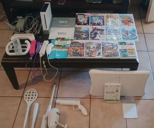 Nintendo Wii Console Bundle with Games and Accessories