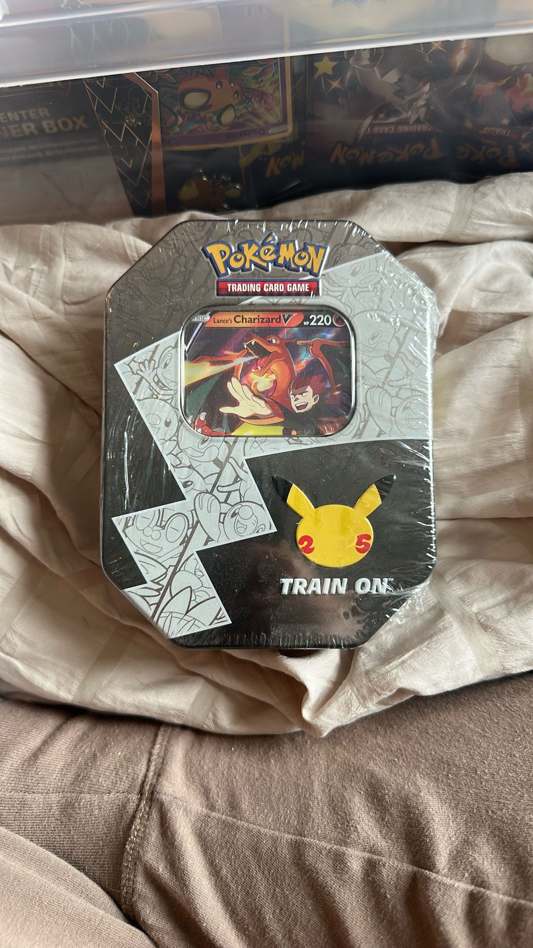 Pokemon Celebrations 25th Anniversary Charizard Tin