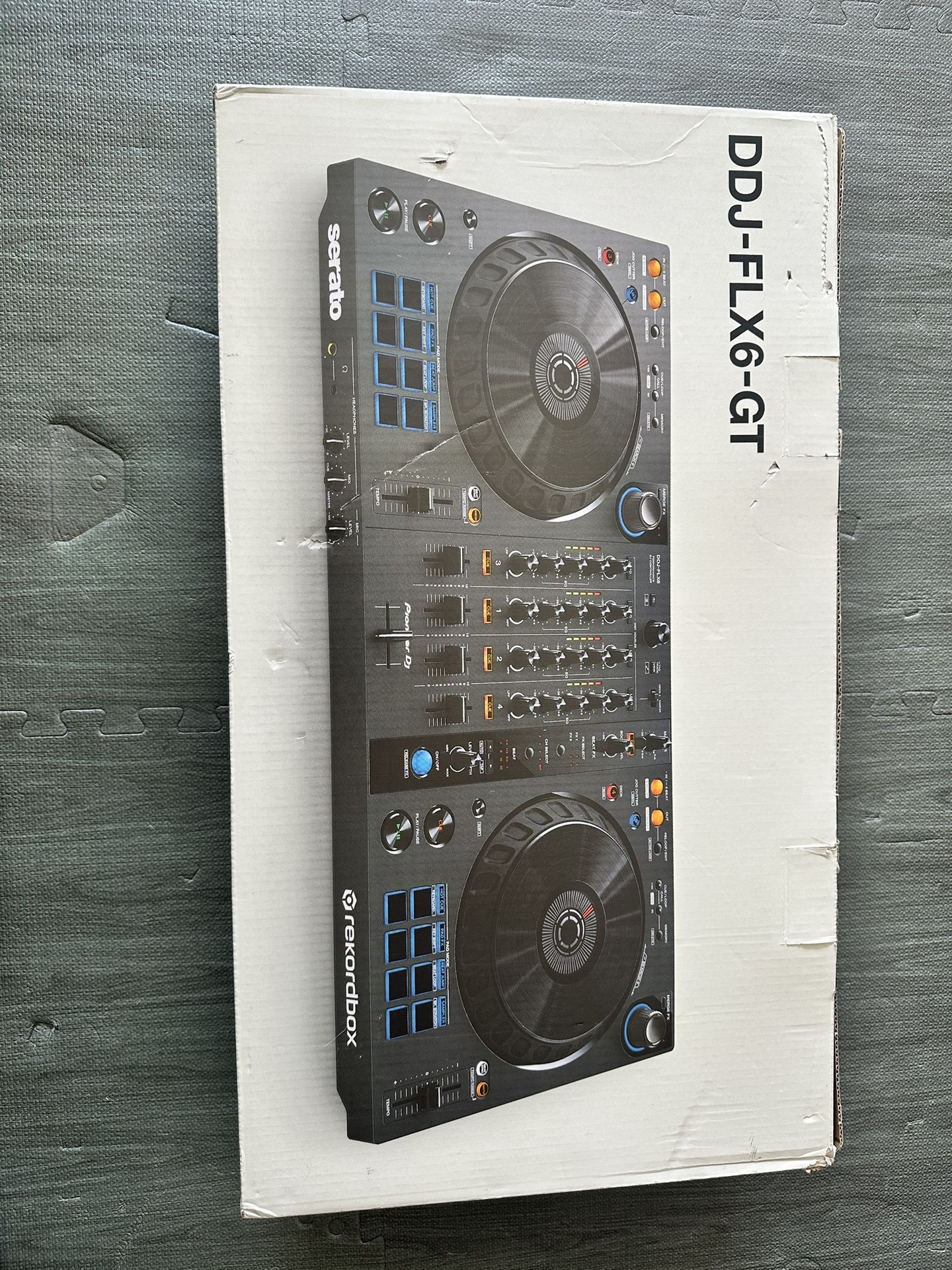 DJ controller 