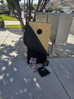 Cornhole set