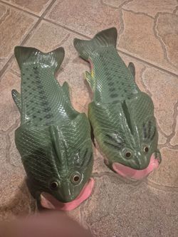 Fish sandals size 10/10.5 M
