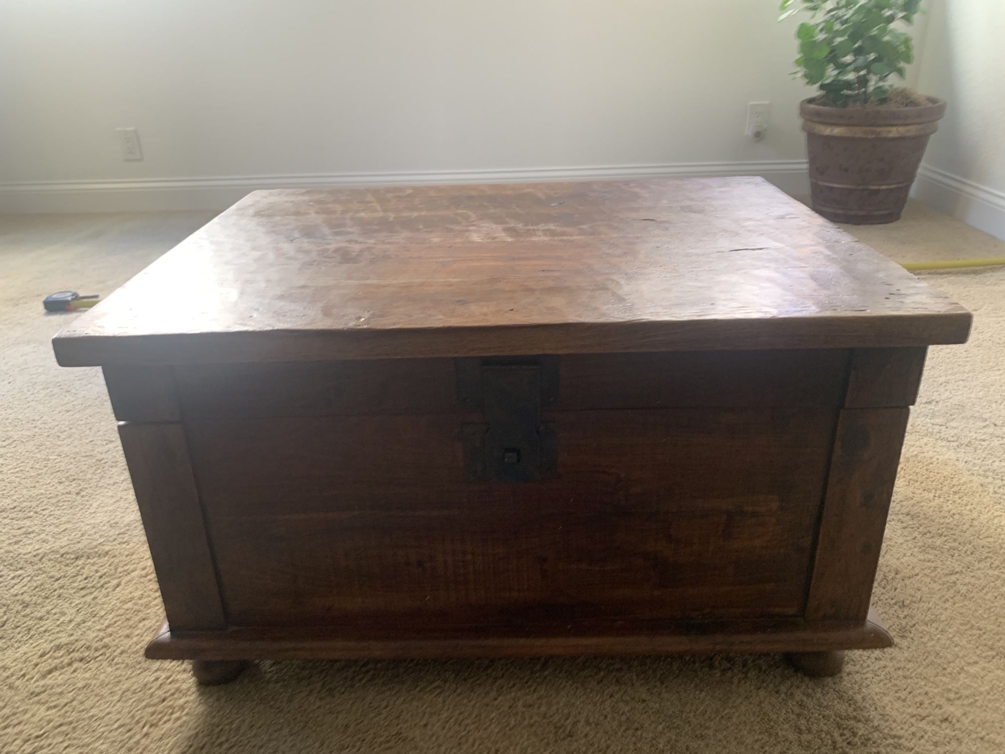 Coffee Table / Storage