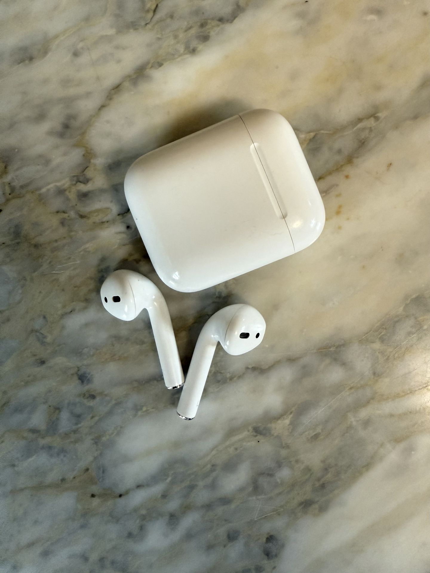 Apple AirPods 1st Gen