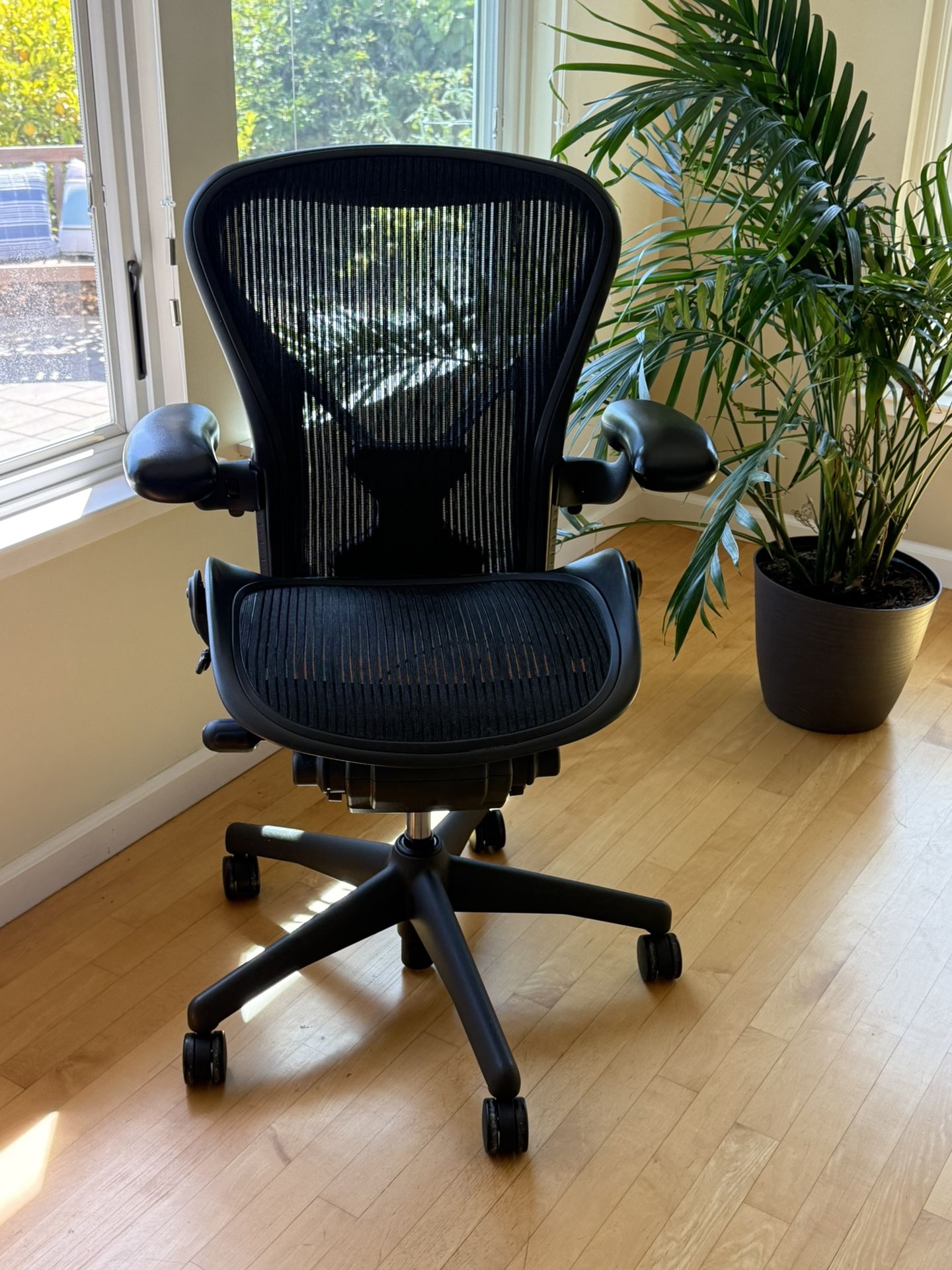Herman Miller Aeron Chair - Size B