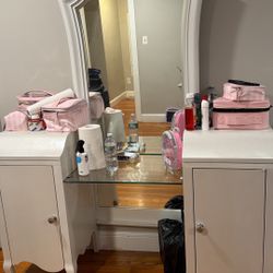 Dressing table