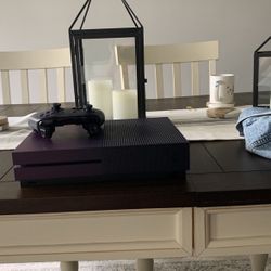 Xbox One S 1TB Purple Console Fortnite Battle Royale Special Edition Bundle