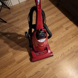 Carpet/Hard Wood Vacuum 