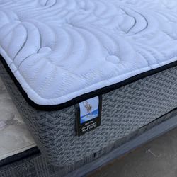 OrangeCounty Eastern King Mattress ONLY DISPLAY MODEL