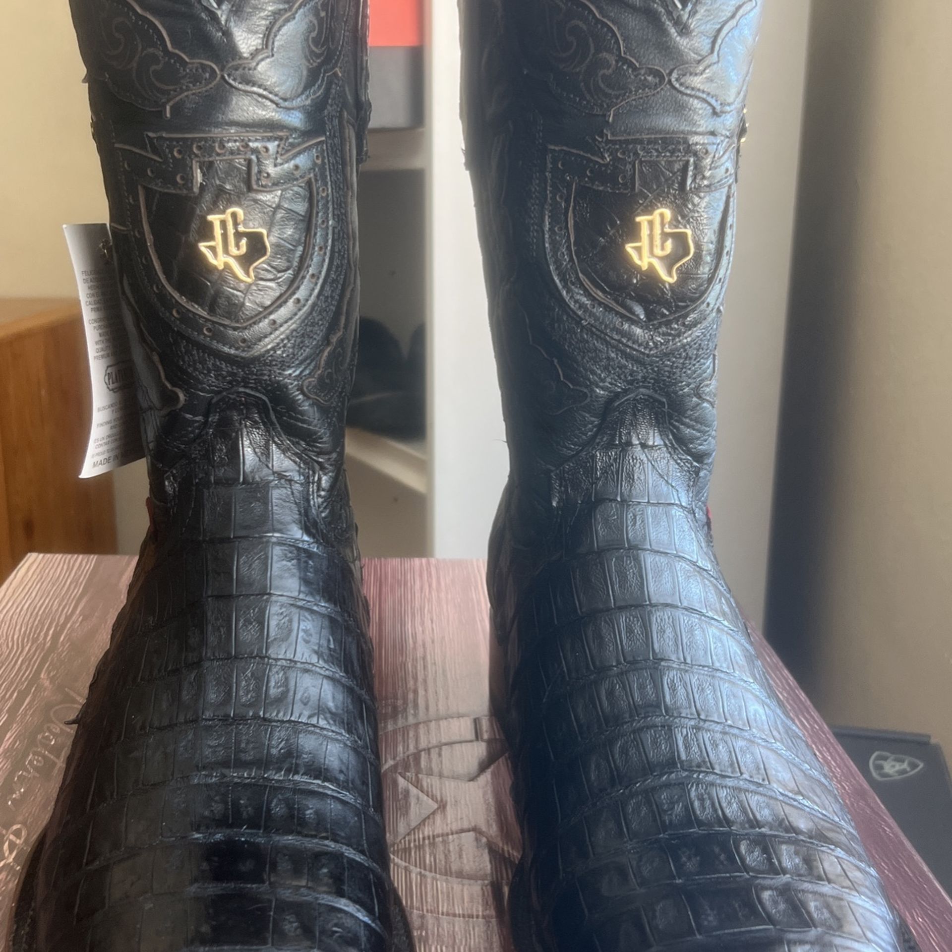 Caiman Boots 