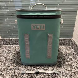 Used YETI Hopper 24 Cooler - Aquifier Blue