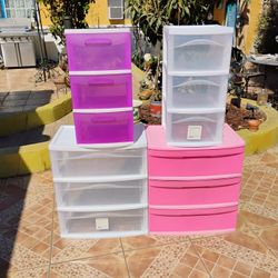 4 Plastic Drawers