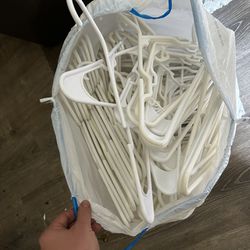 125 White Hangers