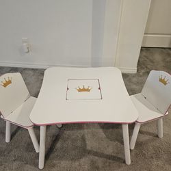 DELTA PRINCESS TABLE AND CHAIRS