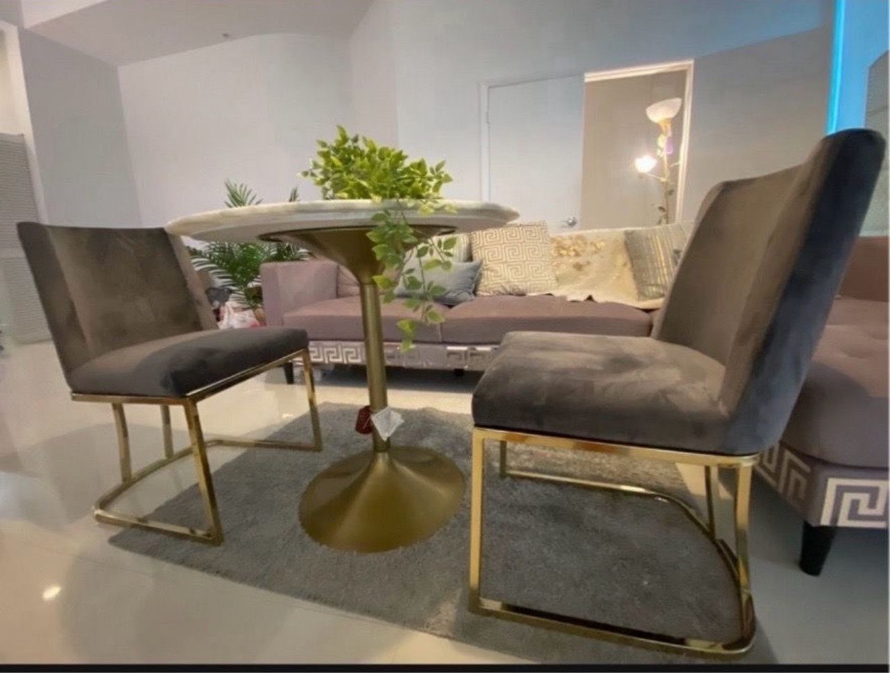 Dining table & L shape couch 2000$→300$ for Sale in Miami Beach, FL ...