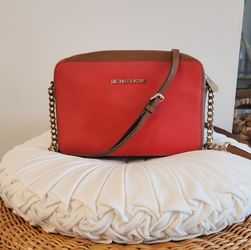 Michael Kors Jet Set Crossbody 