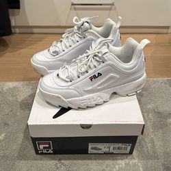 Women’s Fila Sneakers Size 7.5