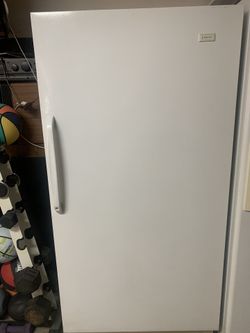 Freezer Maytag Magic Chef Upright .