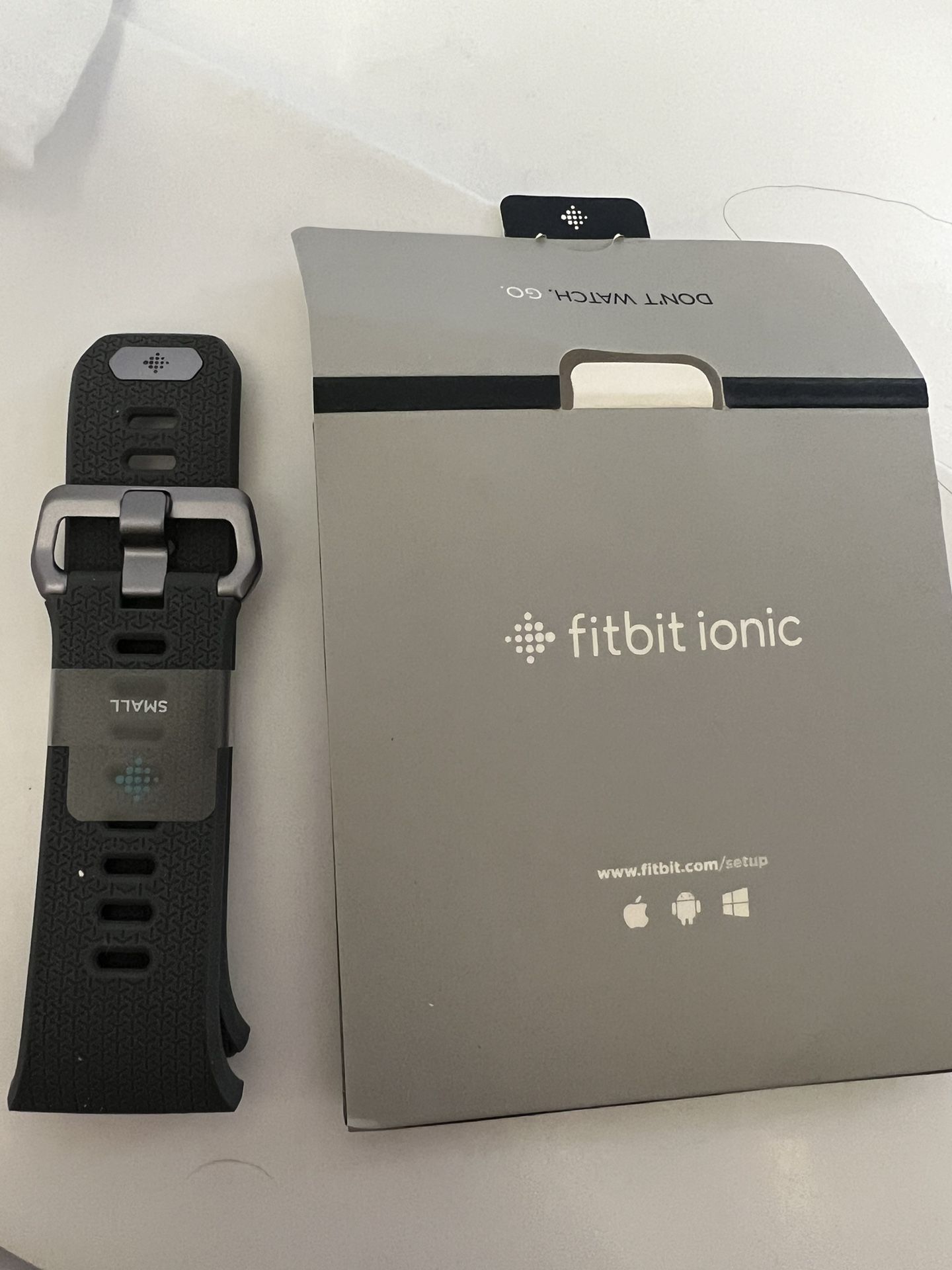 fitbit iconic hand strap
