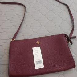 BRAND NEW TORY BURCH CROSSBODY PURSE.....😁😊😍
