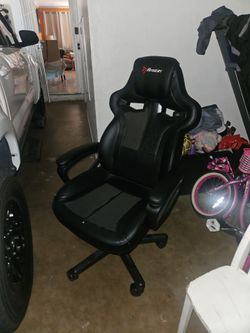 Arozzi Black Gaming Chair