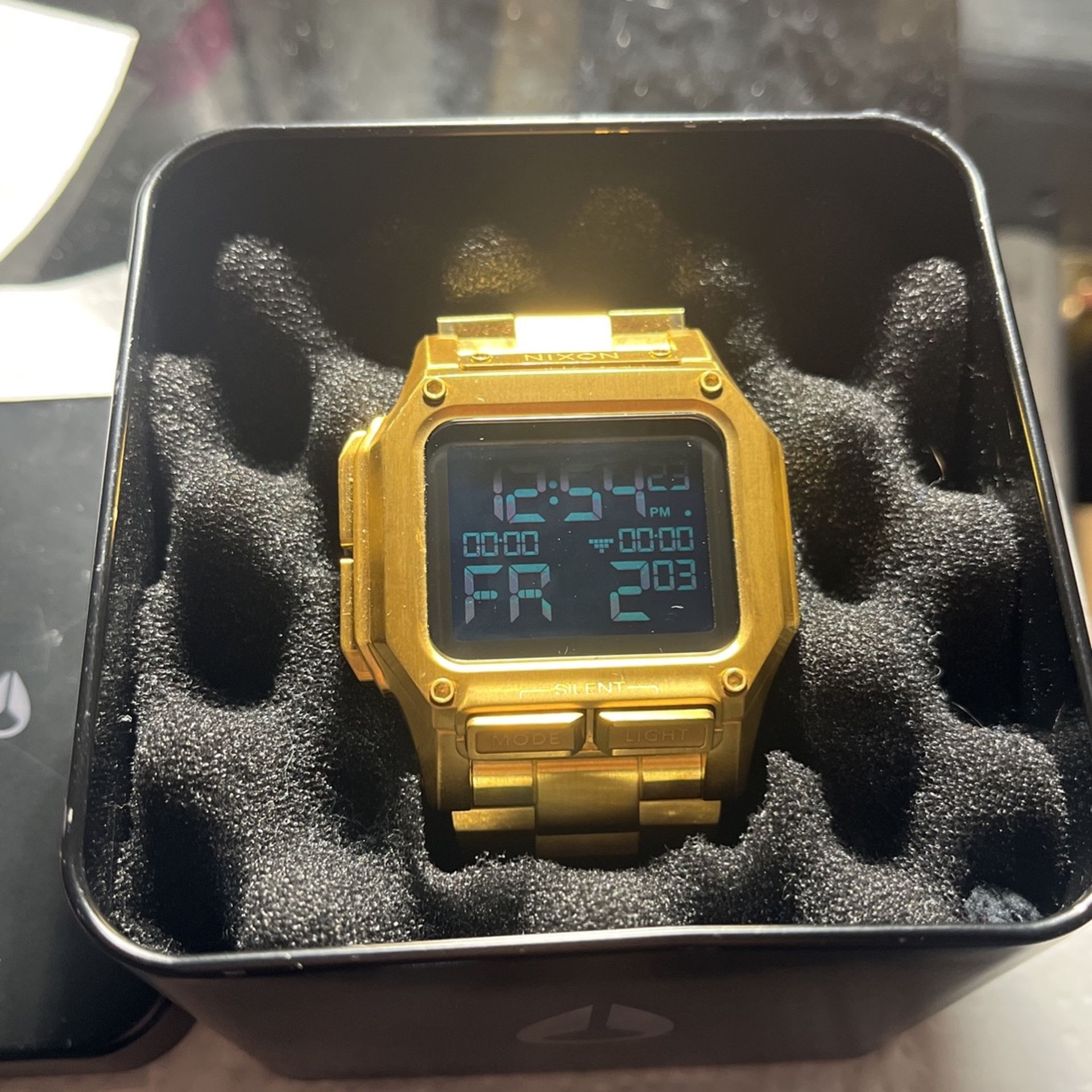 Nixon Regulus SS Gold Watch (brand new) for Sale in Pico Rivera