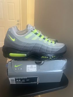 Hick inflatie cijfer Nike Air Max 95 OG Neon 2015 Size 9.5 for Sale in San Jose, CA - OfferUp
