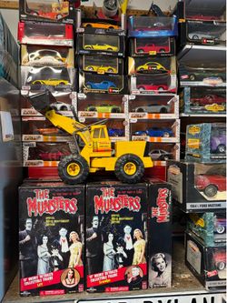 The Very Cool Toy Garage. Diecast, Toys, Funko’s, Building Kits & more.