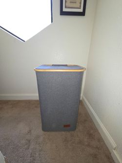 Clothes hamper