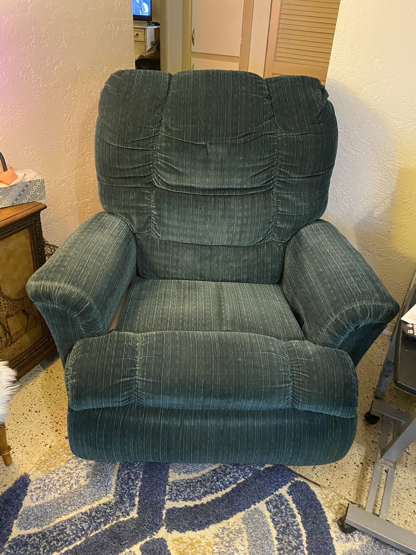 Large recliner
