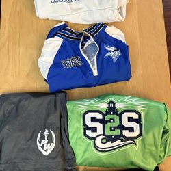 Young men teens tweens port Washington clothes size medium or white hoodie small