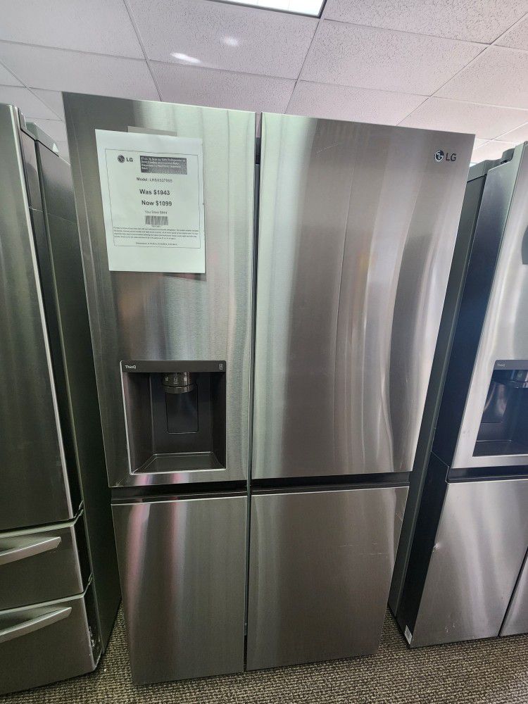 LG 27cu.ft Side By Side Refrigerator With CRAFT ICE 0% INTEREST FINANCING AVAILABLE 